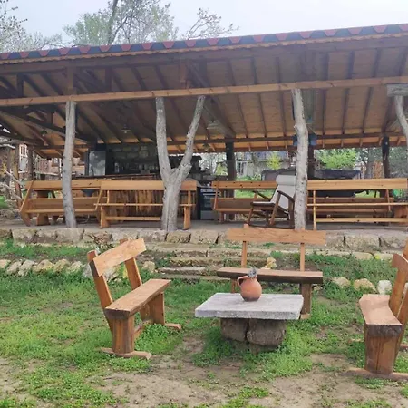 Ecopark Sadzhaka Kamp alanı *
