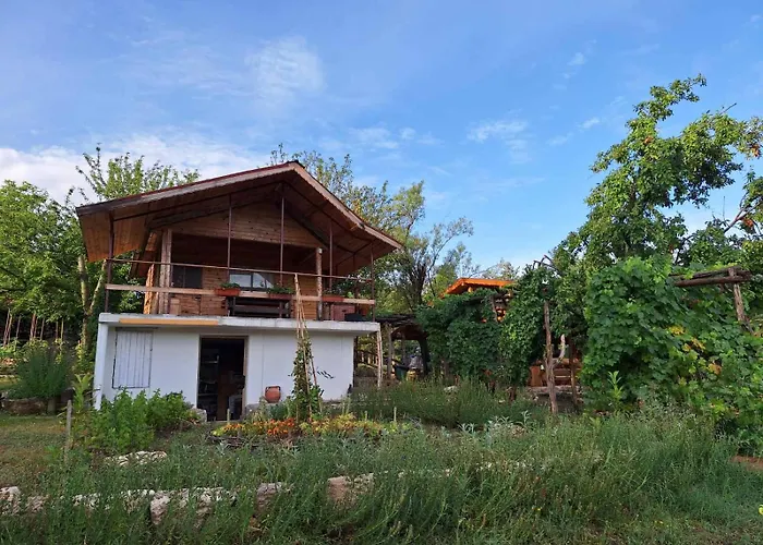 Ecopark Sadzhaka Къмпинг