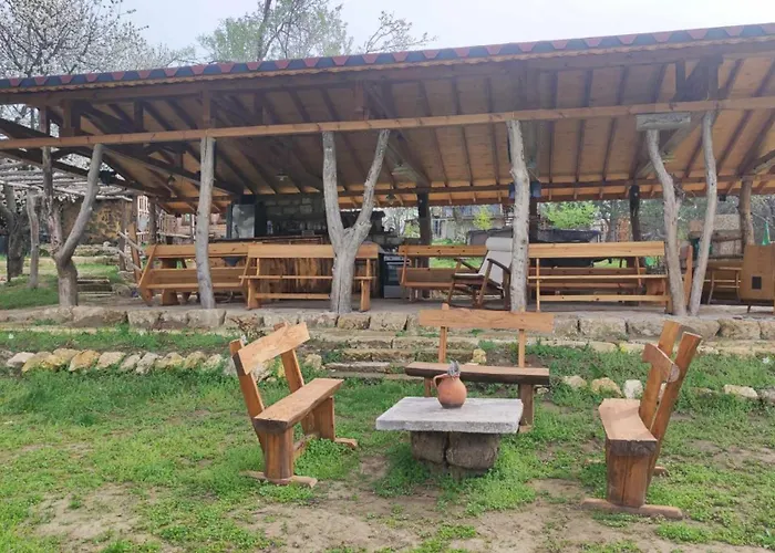 Ecopark Sadzhaka Къмпинг *