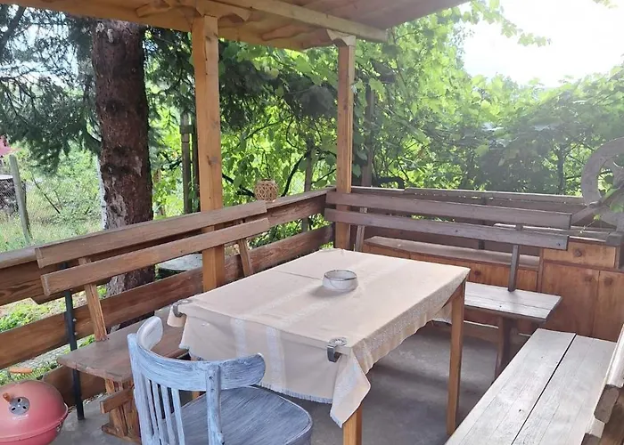 Ecopark Sadzhaka Къмпинг